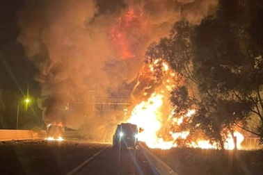 Vụ cháy xe bồn trên cao tốc Hà Nội - Hải Phòng: Một tài xế tử vong