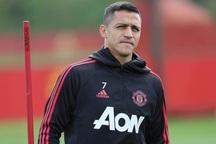 Alexis Sanchez tức giận, tiếc nuối khi chuyển tới MU