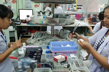 Giải pháp giúp người bệnh thoát cảnh "chờ dài cổ" mới được nhận thuốc