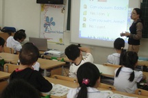 Năm 2011, học sinh trường chuyên học môn Toán, Tin bằng tiếng Anh