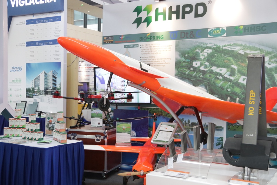 Cận cảnh siêu máy bay không người lái đạt tốc độ 300km/h - 1 Cận cảnh siêu máy bay không người lái đạt tốc độ 300km/h - 1