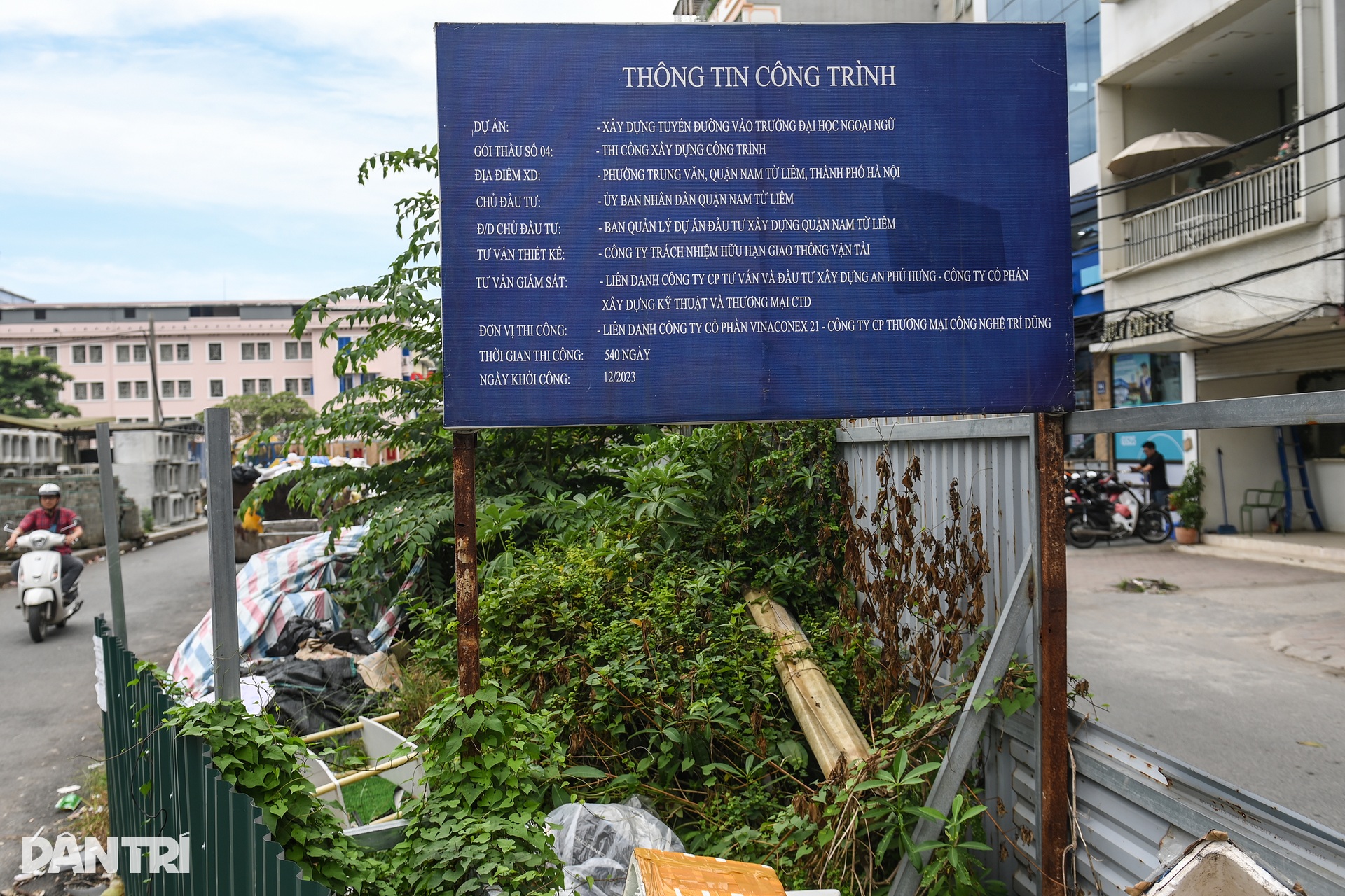 600m đường vào Đại học Hà Nội ngổn ngang vật liệu, dân than trời vì ô nhiễm - 2 600m đường vào Đại học Hà Nội ngổn ngang vật liệu, dân than trời vì ô nhiễm - 2