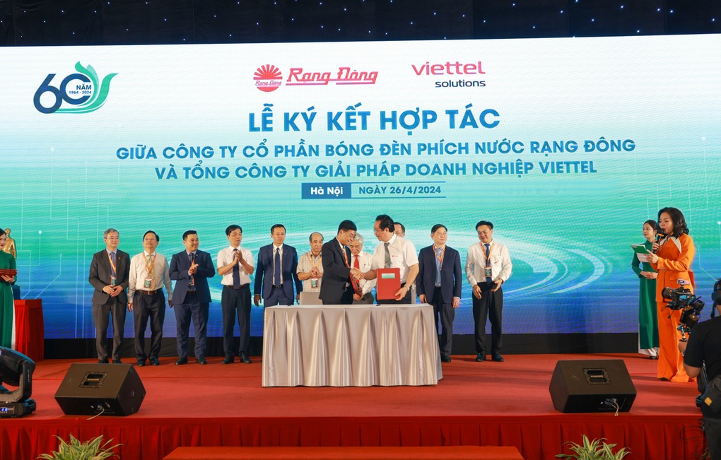Thương hiệu Bóng đèn Phích nước Rạng Đông thay áo mới - 2 Thương hiệu Bóng đèn Phích nước Rạng Đông thay áo mới - 2