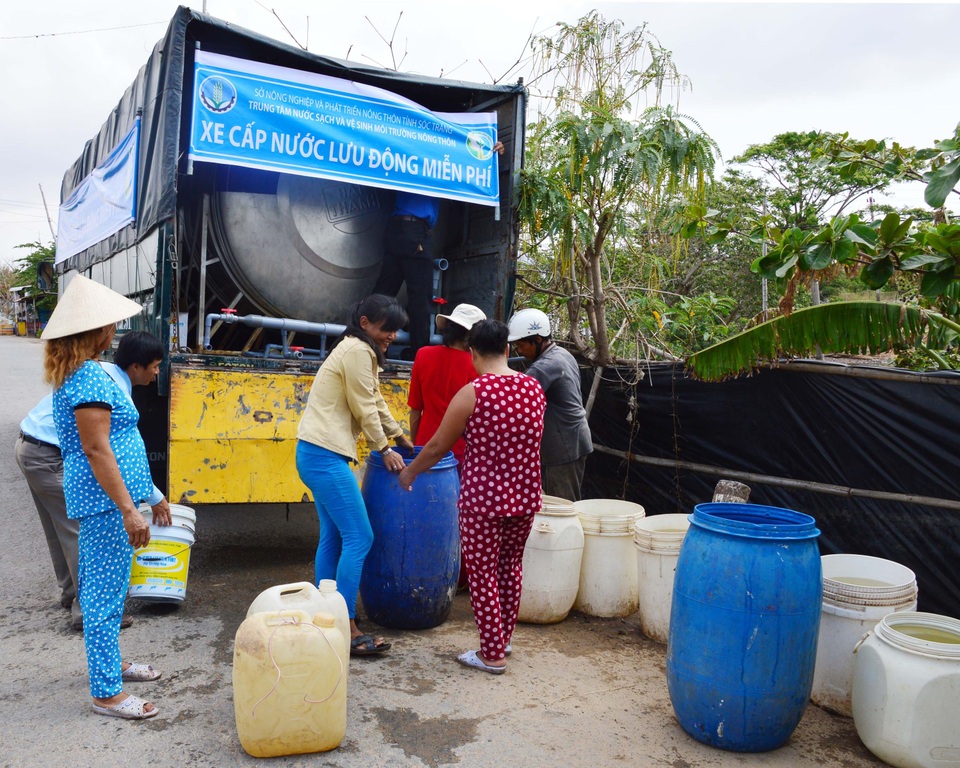 Chủ tịch Sóc Trăng: Không để người dân thiếu nước sạch sinh hoạt - 3