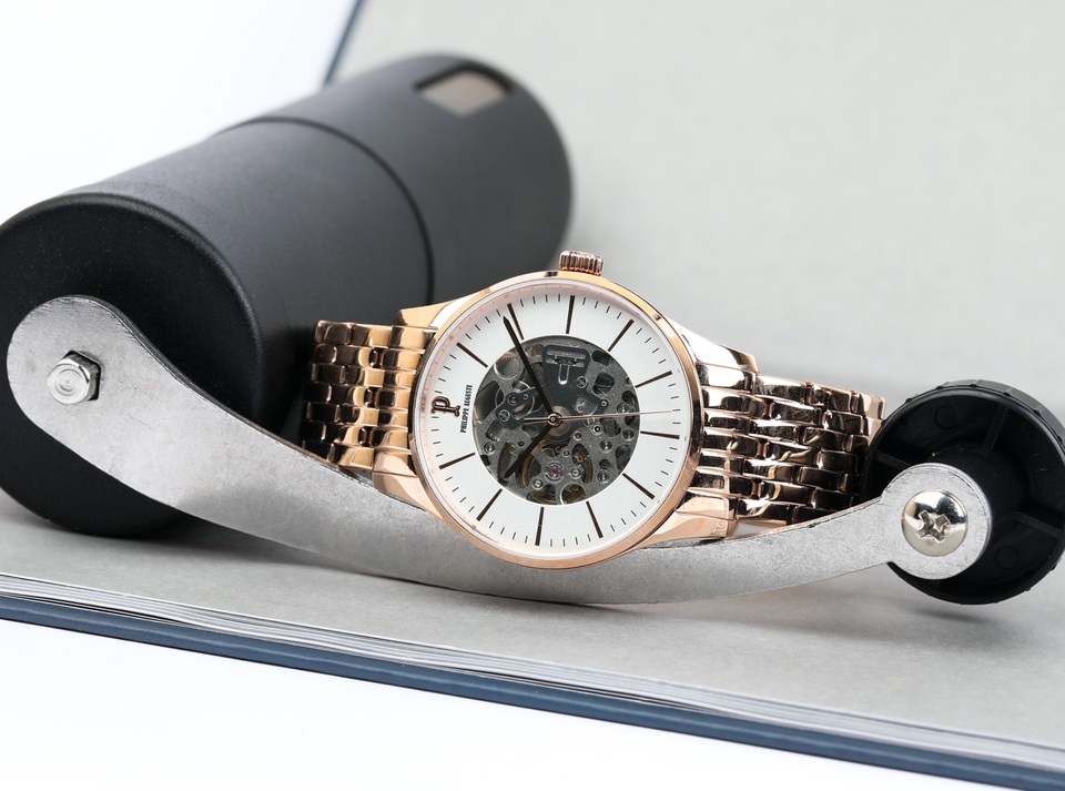Cơ hội có một không hai, săn đồng hồ chính hãng giảm ngay 40% - 2