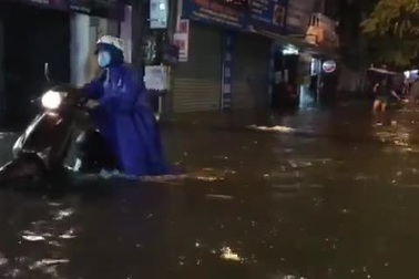 Ngập phố Hoa Bằng