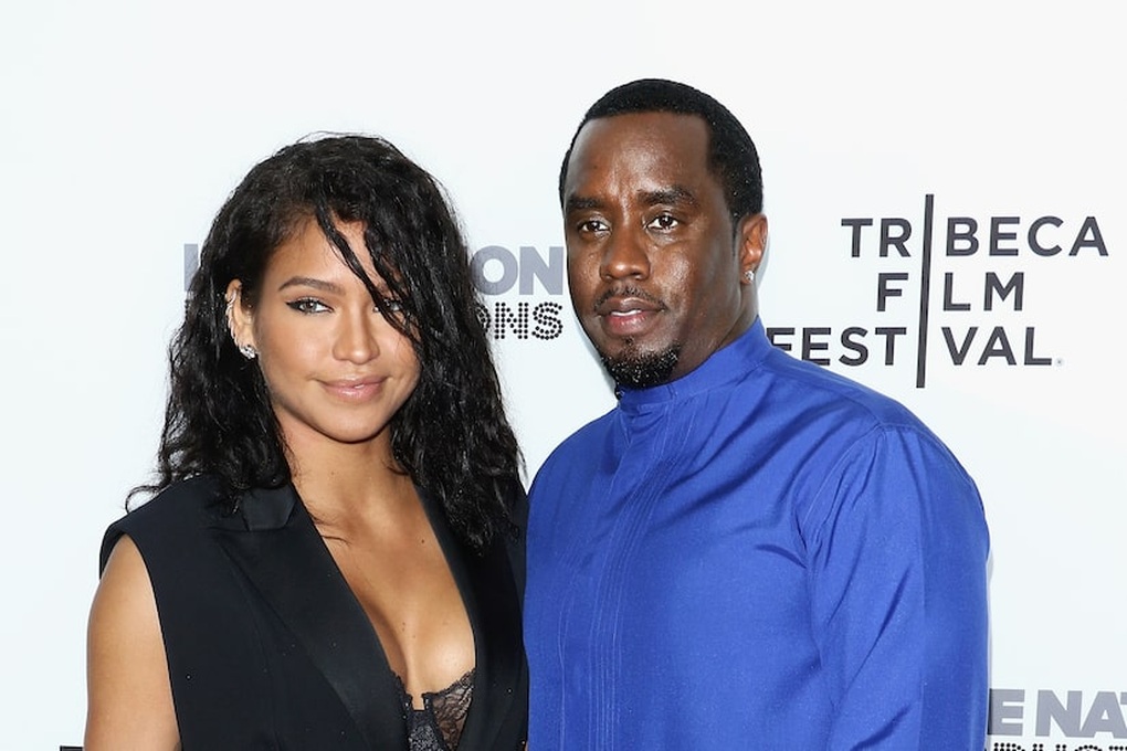 Diddy bị tố đánh đập bạn gái, ép cô tham gia bữa tiệc tình dục - 4 Diddy bị tố đánh đập bạn gái, ép cô tham gia bữa tiệc tình dục - 4