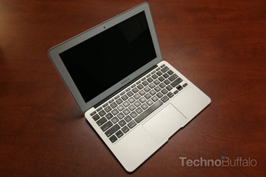 MacBook Pro, MacBook Air thế hệ mới siêu mỏng, camera Full HD