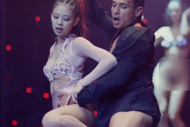 Ngập cảnh nóng và vũ đạo gợi cảm của Jennie trong "The Idol"