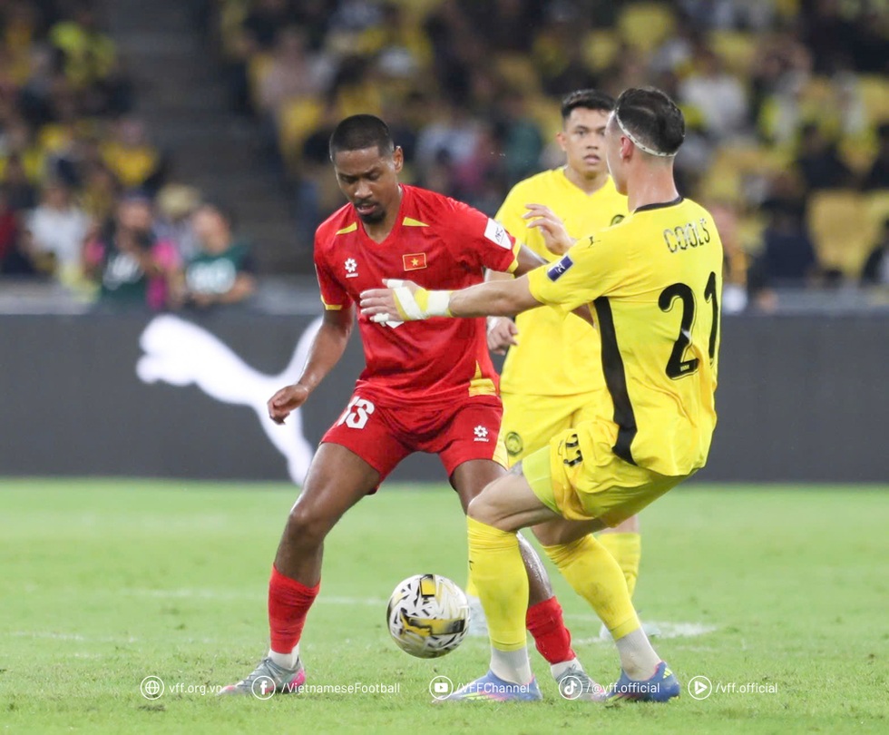 Chuyên gia: “Malaysia thắng đậm tuyển Việt Nam chưa hẳn nhờ nhập tịch” - 1 Chuyên gia: “Malaysia thắng đậm tuyển Việt Nam chưa hẳn nhờ nhập tịch” - 1