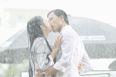 Người tình màn ảnh của Mỹ Tâm cướp nụ hôn đầu đời “em gái mưa”