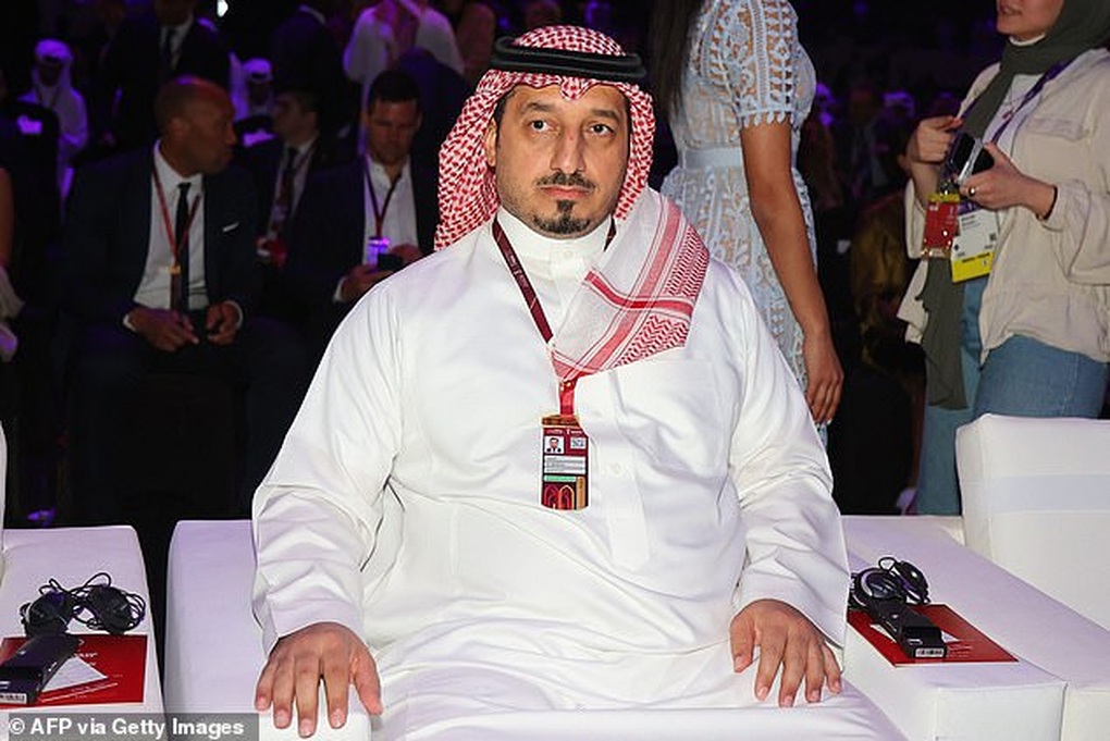 Đại gia Saudi Arabia chi khủng, quyết đưa C.Ronaldo rời Man Utd - 2 Đại gia Saudi Arabia chi khủng, quyết đưa C.Ronaldo rời Man Utd - 2