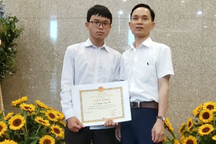 Hà Nội: Thủ khoa toàn quốc 30 điểm tuyệt đối đến từ trường huyện