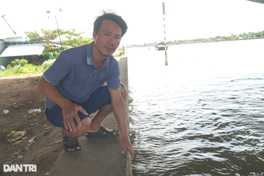 Vụ 2 anh em ruột đuối nước: "Tôi đã cố mò nhưng không cứu được các cháu"