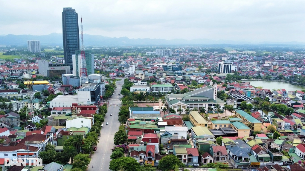Hà Tĩnh sáp nhập huyện, xã: 20 trụ sở, 200 cán bộ dôi dư chưa giải quyết - 2 Hà Tĩnh sáp nhập huyện, xã: 20 trụ sở, 200 cán bộ dôi dư chưa giải quyết - 2