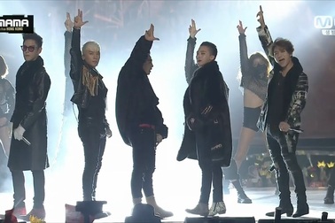 Bigbang trình diễn "live" ấn tượng