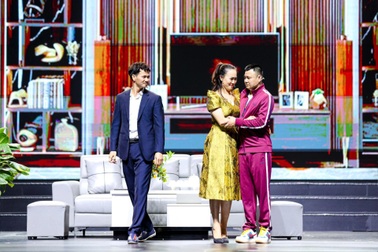 Hoài Linh làm bác sĩ, Xuân Bắc - Tự Long nói xấu vợ trên sân khấu