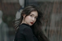 "Đóa hồng lai" 3 dòng máu gây thương nhớ vì vẻ đẹp khác biệt