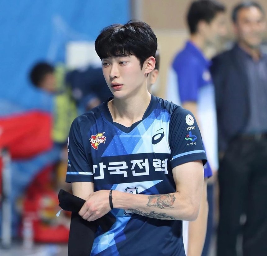 Những cái chết trẻ và kẻ giết người thầm lặng của giới nghệ sĩ Hàn Quốc - 8 Những cái chết trẻ và kẻ giết người thầm lặng của giới nghệ sĩ Hàn Quốc - 8