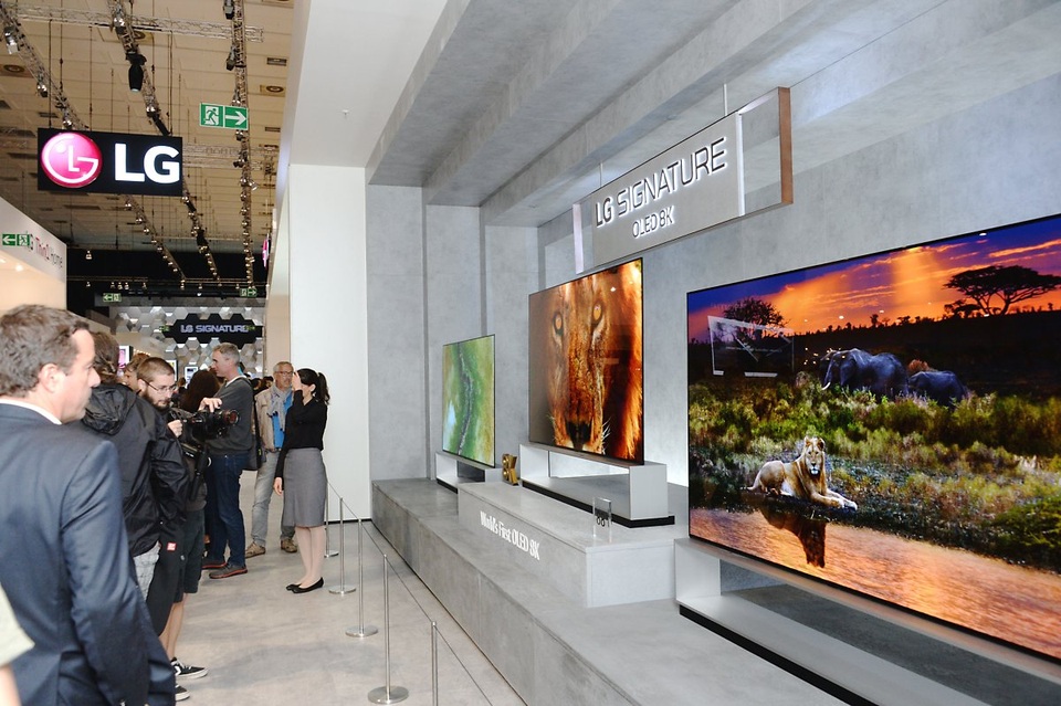 Bí mật công nghệ đằng sau những chiếc TV siêu mỏng độc đáo - 4 Bí mật công nghệ đằng sau những chiếc TV siêu mỏng độc đáo - 4