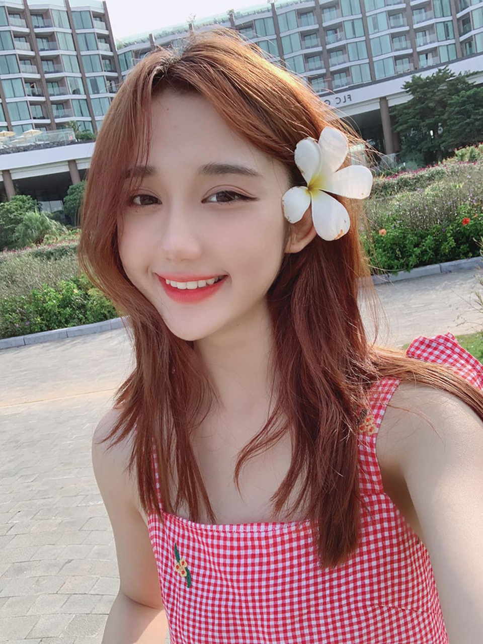 Nữ streamer sở hữu gương mặt đẹp hút hồn đốn tim người hâm mộ - 19 Nữ streamer sở hữu gương mặt đẹp hút hồn đốn tim người hâm mộ - 19
