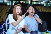 Minh Hằng “trêu đùa” Phan Hiển khi tập luyện cho thí sinh