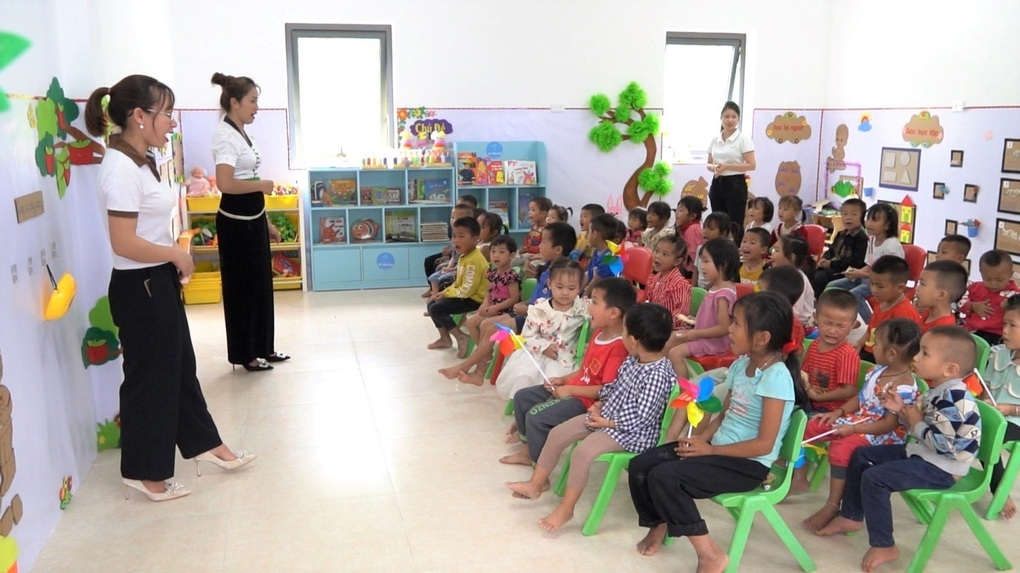 Khánh thành trường mầm non xã Mường Lói do Quỹ Trăng Xanh tài trợ - 2 Khánh thành trường mầm non xã Mường Lói do Quỹ Trăng Xanh tài trợ - 2