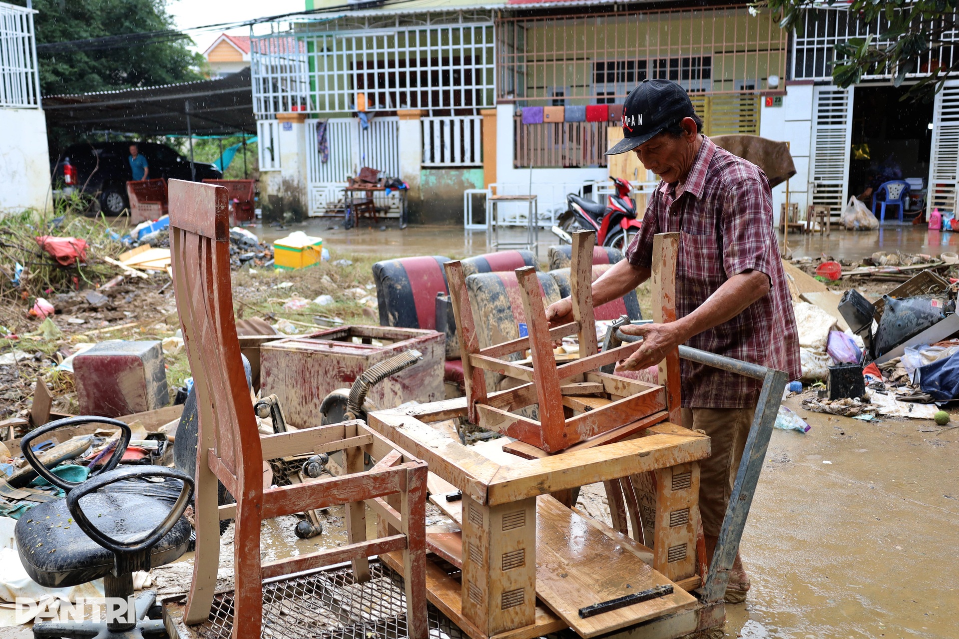 Nha Trang sau khi lũ rút - 11