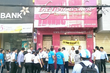 Mang quan tài phản đối cưỡng chế thu hồi nhà ở trung tâm Sài Gòn