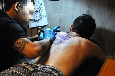 Xăm mình: Hãy cân nhắc, đừng vì a dua!