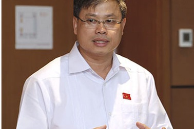 “Cấp hàm chỉ để giải quyết khâu oai, hưởng phụ cấp”