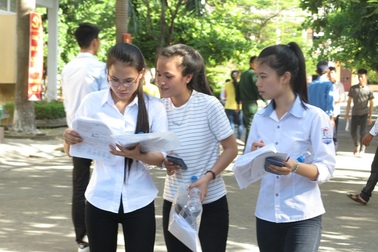Ngày thi cuối: Chỉ có hơn 400.000 thí sinh thi môn Lịch Sử và Sinh học