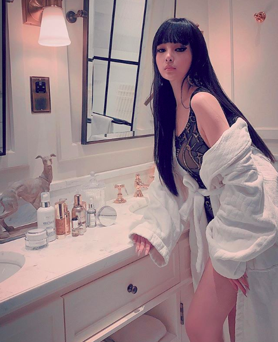 Cựu hot girl Huyền Baby thắng áp đảo màn đọ quà tặng hậu Valentine - 4 Cựu hot girl Huyền Baby thắng áp đảo màn đọ quà tặng hậu Valentine - 4