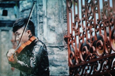 Hoàng rob đã tìm thấy nguyên bản mình trong MV “Tự nguyện”