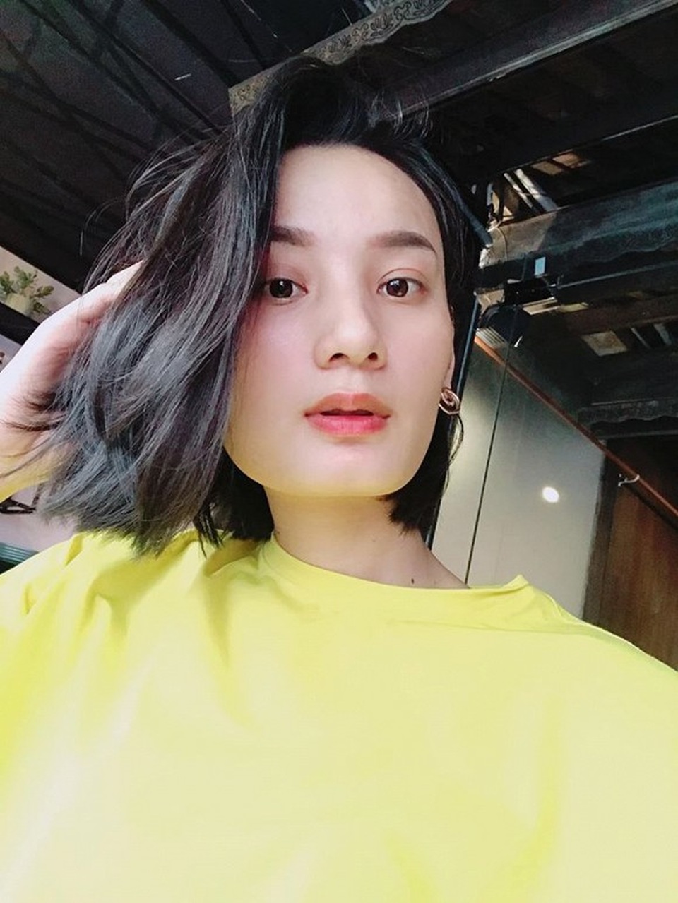 Lê Thúy: “Sáng nay xét nghiệm lại, vẫn còn nhiễm trùng trong máu” - 2 Lê Thúy: “Sáng nay xét nghiệm lại, vẫn còn nhiễm trùng trong máu” - 2