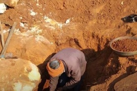 Tìm thấy kim cương khi đào đất, gia đình nông dân đổi đời sau một đêm