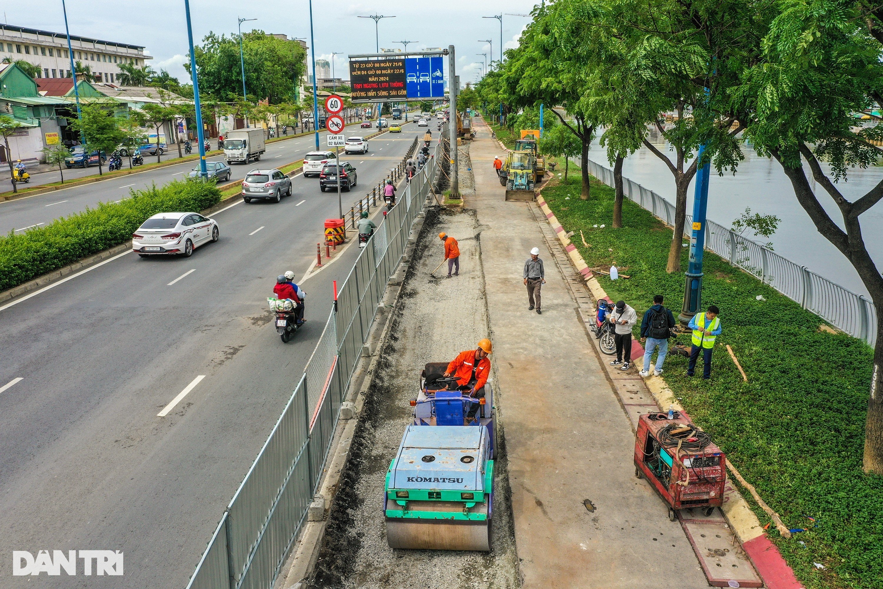 View - Bắt đầu dời cây, thi công mở rộng 8km đại lộ Võ Văn Kiệt ở TPHCM | Báo Dân trí