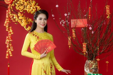 Á hậu Ý Lan khoe vẻ đẹp kiêu kỳ trong Áo dài Xuân