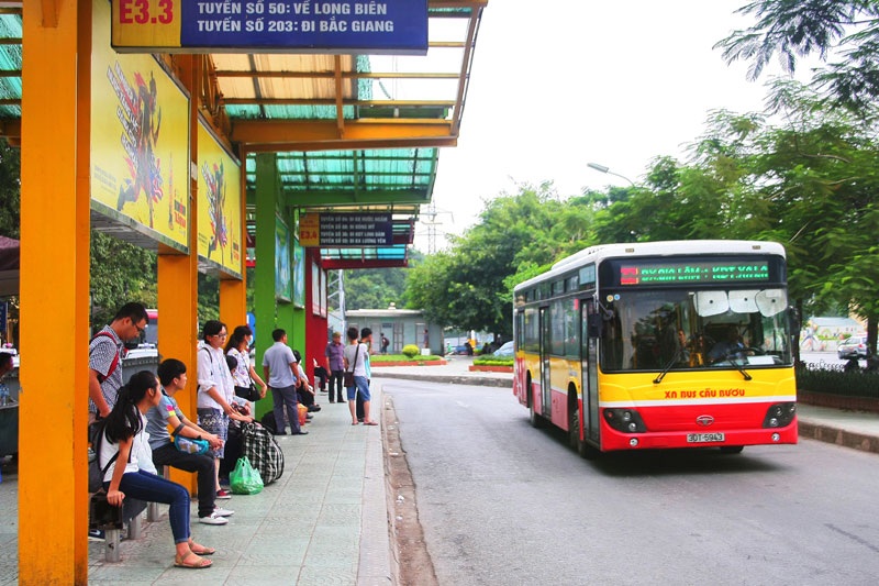 xe buyt trạm don tra.jpg xe buyt trạm don tra.jpg