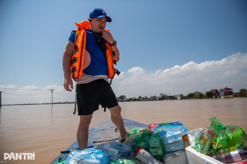 Sau lũ dữ là những bàn tay cứu người giữa “biển nước” Thái Nguyên - 3 Sau lũ dữ là những bàn tay cứu người giữa “biển nước” Thái Nguyên - 3