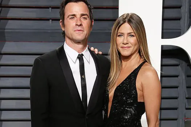 Jennifer Aniston và chồng cũ tái ngộ vì cún cưng
