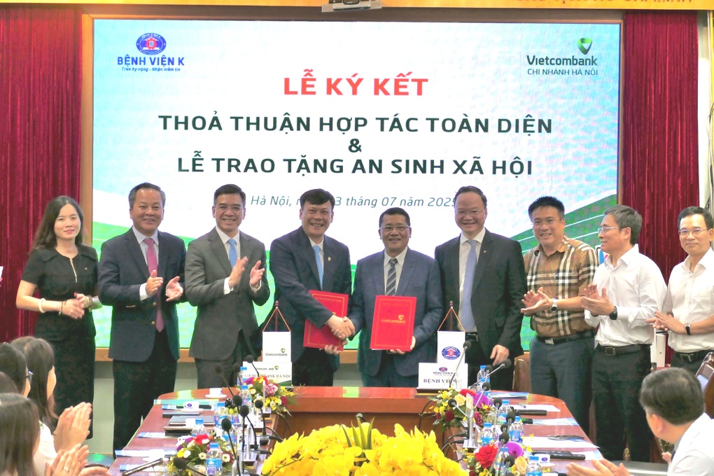 Vietcombank và Bệnh viện K ký kết hợp tác toàn diện - 1 Vietcombank và Bệnh viện K ký kết hợp tác toàn diện - 1