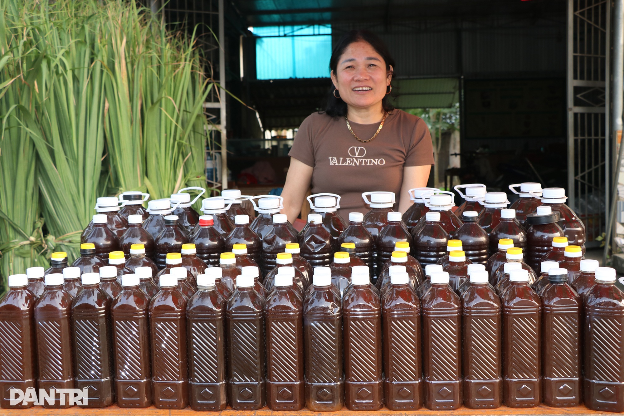 Đổ mồ hôi đứng bếp nấu thứ nước sóng sánh, thơm ngọt gọi Tết - 11 Đổ mồ hôi đứng bếp nấu thứ nước sóng sánh, thơm ngọt gọi Tết - 11