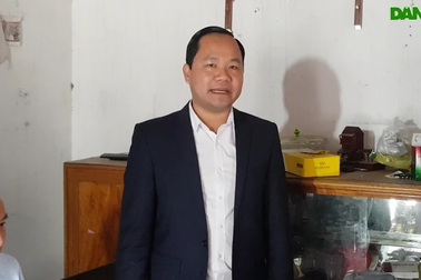 Chủ tịch UBND huyện Tân Kỳ, Chủ tịch xã Đồng Văn phát biểu cảm ơn bạn đọc.