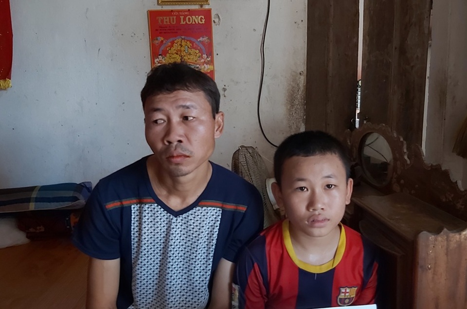 Bạn đọc Dân trí ủng hộ cụ bà 88 tuổi nuôi con tâm thần và 2 cháu nhỏ - 1 Bạn đọc Dân trí ủng hộ cụ bà 88 tuổi nuôi con tâm thần và 2 cháu nhỏ - 1