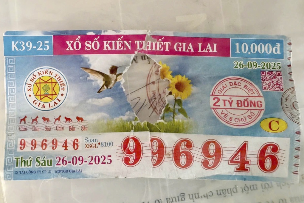 Kiểm tra tính hợp lệ của tờ vé số độc đắc 2 tỷ đồng - 1 Kiểm tra tính hợp lệ của tờ vé số độc đắc 2 tỷ đồng - 1