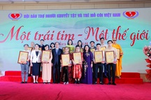 Tiếp nhận hơn 30 tỷ đồng hỗ trợ người khuyết tật và trẻ mồ côi