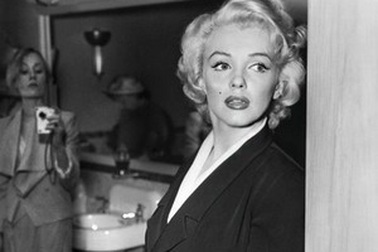 Độc đáo bộ ảnh “du hành thời gian” của nữ nhiếp ảnh gia