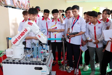 Ghi danh tầm quốc gia ở tuổi 16 của học sinh trường nghề chương trình 9+
