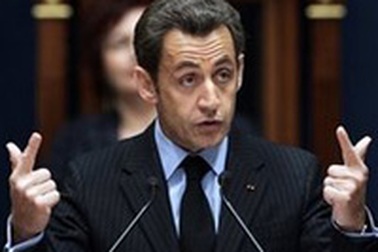 Tổng thống Pháp bị trộm tiền trong tài khoản